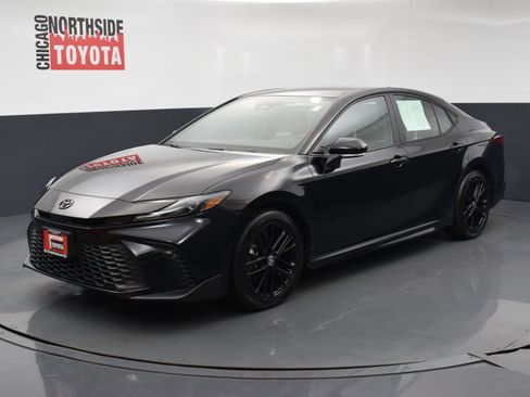 Used 2025 Toyota Camry SE AWD/4WD image 8
