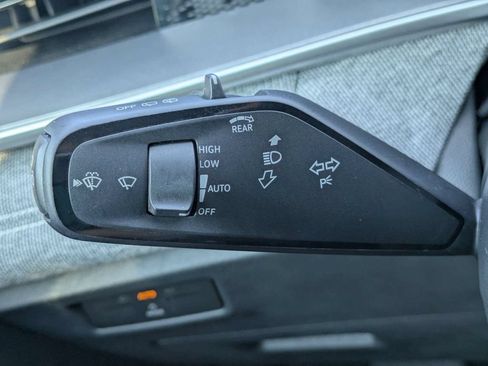 Used 2025 Volkswagen Tiguan S FWD image 29