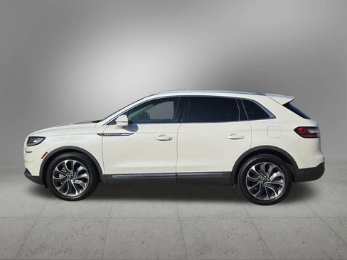 Used 2022 Lincoln Nautilus Reserve image 3