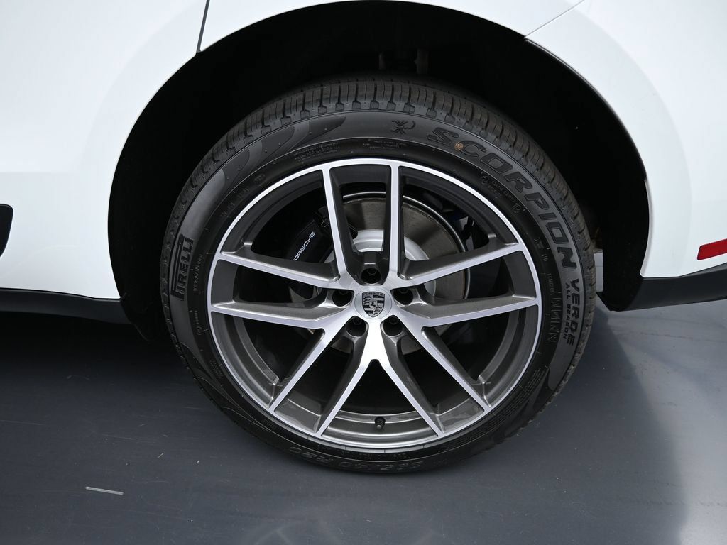 Certified 2026 Porsche Macan AWD/4WD image 20