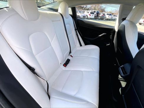 Used 2021 Tesla Model 3 Standard Range Plus image 18