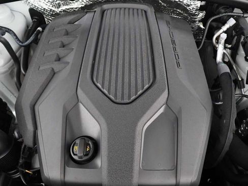 Used 2026 Porsche Macan AWD/4WD image 42