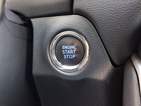 Used 2022 Toyota RAV4 XLE image 23