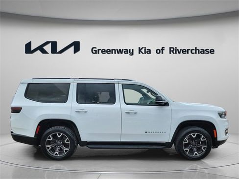 Used 2023 Jeep Wagoneer Series III w/ Preferred Equipment Group image 7