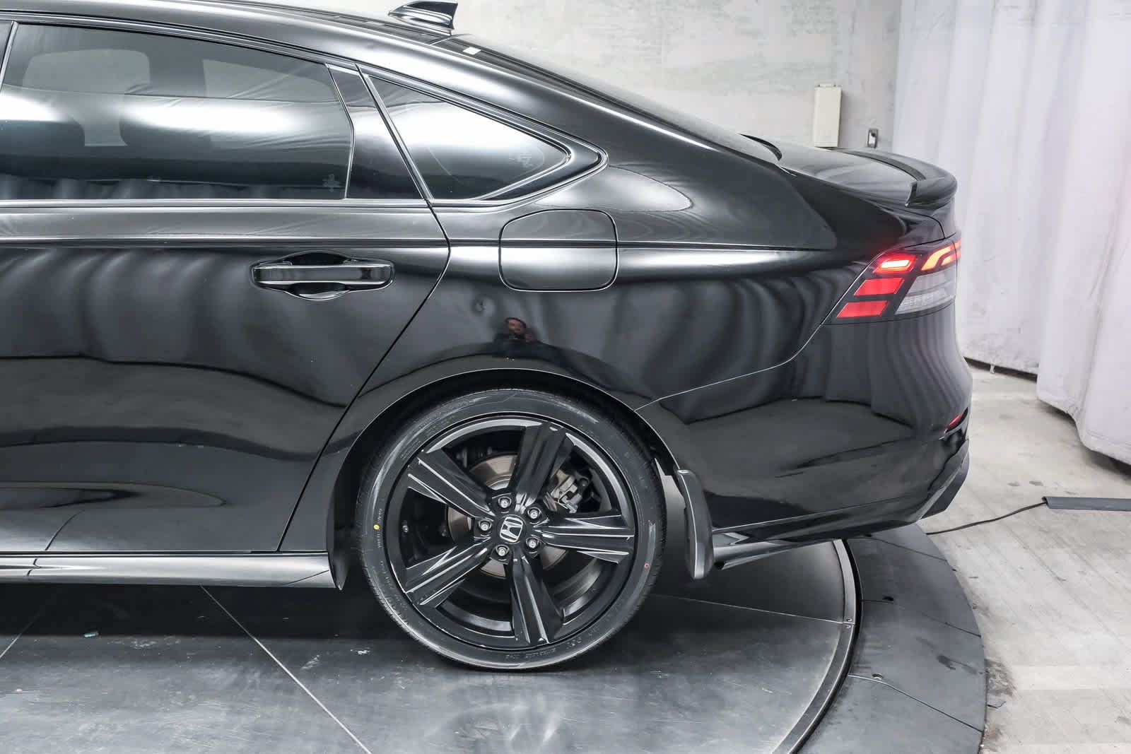 Used 2024 Honda Accord Sport image 8