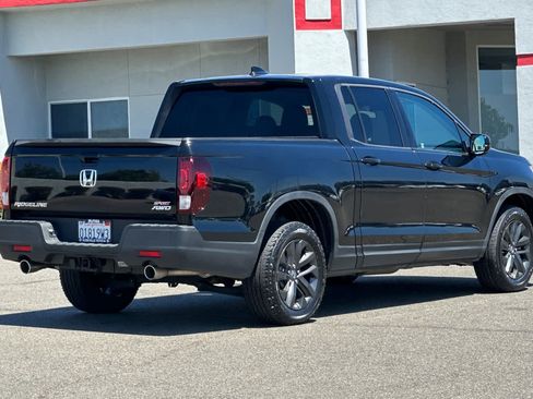 Used 2023 Honda Ridgeline Sport image 2
