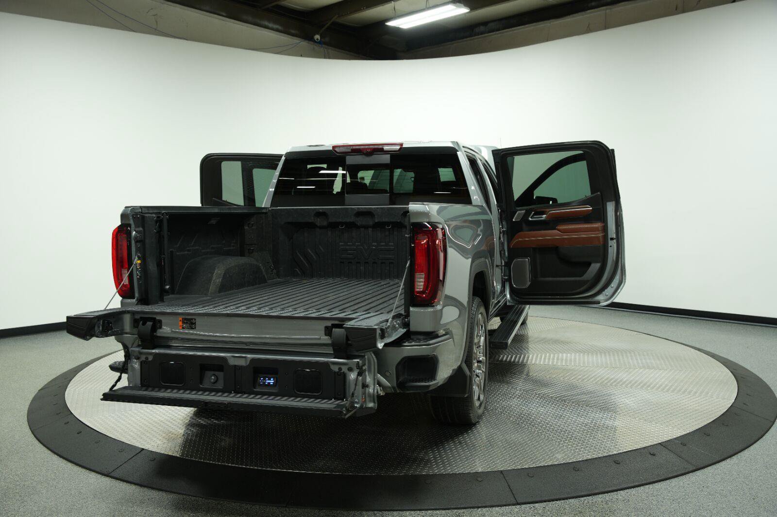 Certified 2025 GMC Sierra 1500 Denali Ultimate AWD/4WD image 17