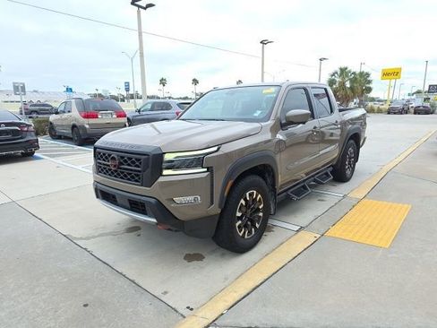 Used 2022 Nissan Frontier Pro-X image 9