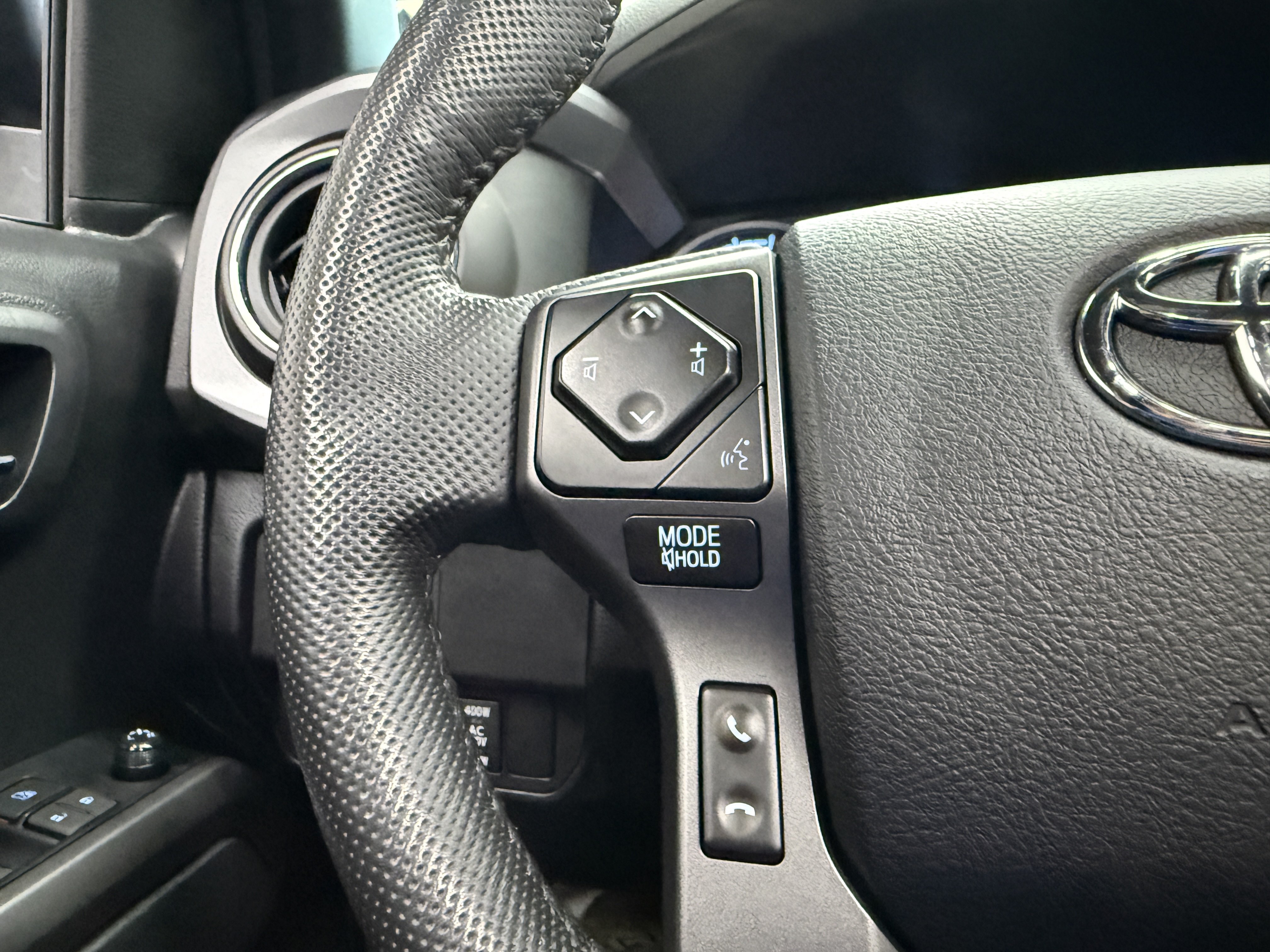 Used 2023 Toyota Tacoma TRD Sport w/ TRD Premium Sport Package AWD/4WD image 14