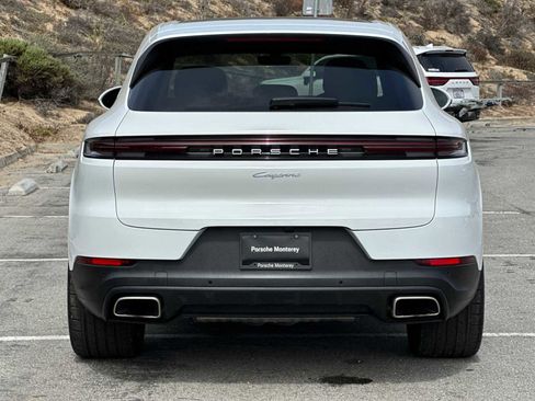 Used 2025 Porsche Cayenne image 8