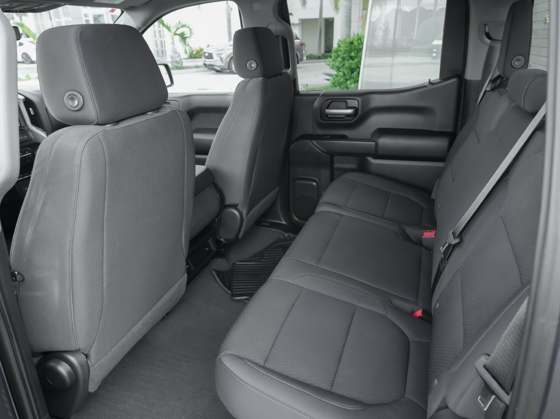 Used 2021 Chevrolet Silverado 1500 Custom w/ Safety Confidence Package RWD image 4