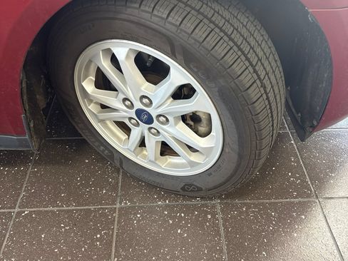 Used 2019 Ford Transit Connect XLT FWD image 15