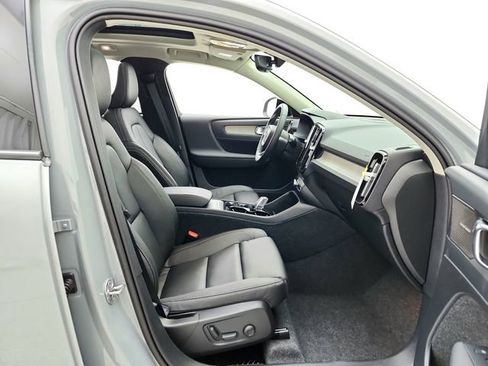 New 2026 Volvo XC40 B5 Plus w/ Climate Package AWD/4WD image 18