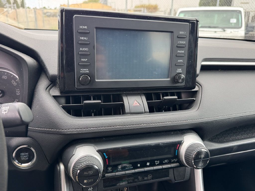 Used 2019 Toyota RAV4 XLE AWD/4WD image 22