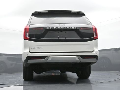 Used 2025 Ford Expedition Platinum w/ Driver's Package image 27