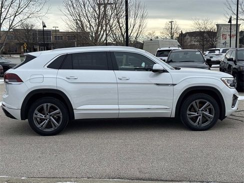 Used 2024 Volkswagen Atlas Cross Sport SEL R-Line image 4