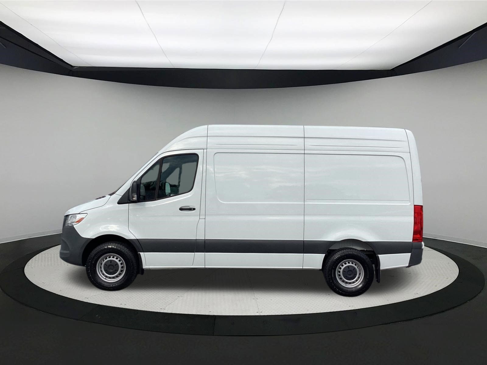 Used 2024 Mercedes-Benz Sprinter 2500 w/ Acoustic Package image 5