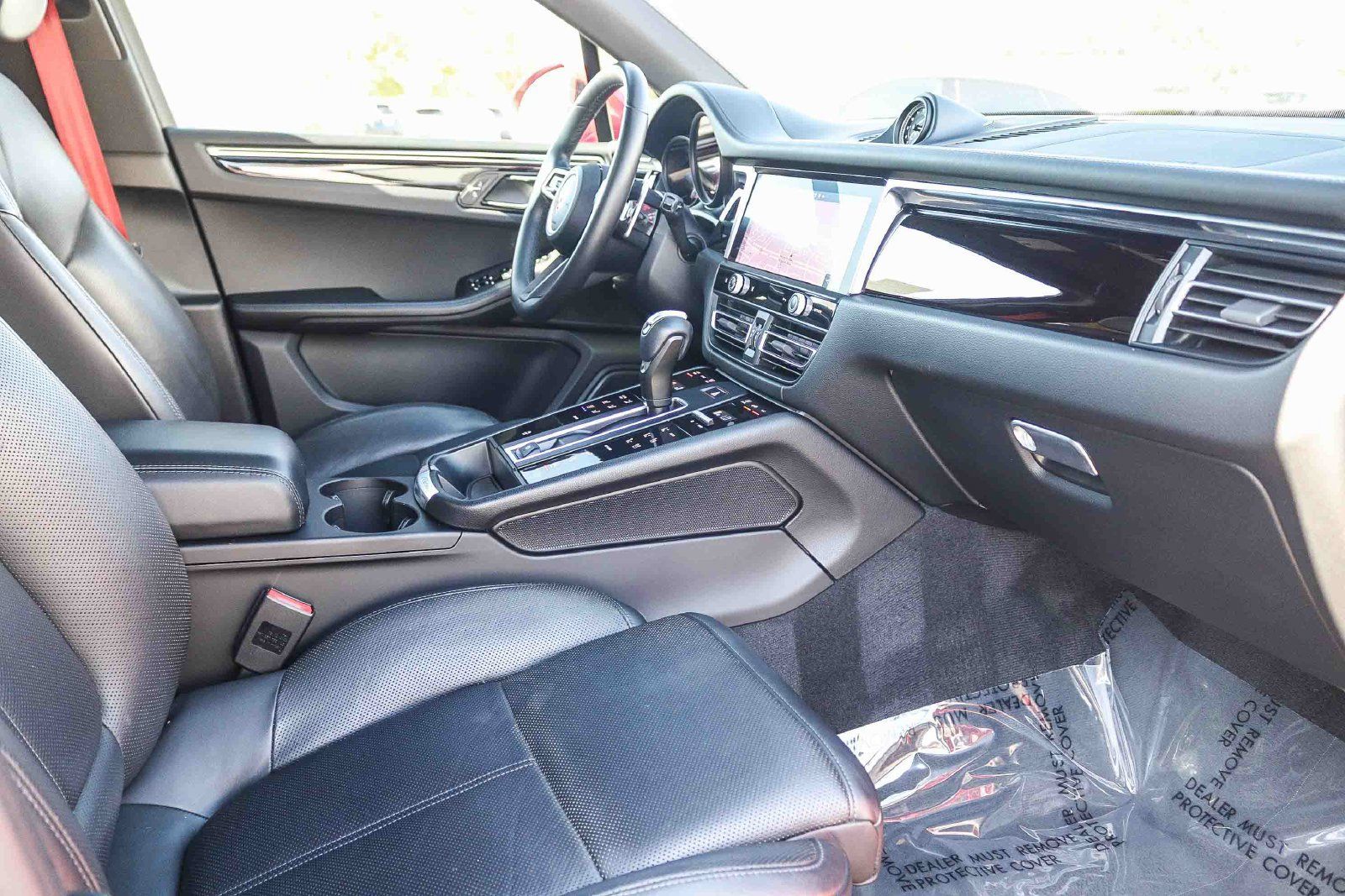Used 2022 Porsche Macan AWD/4WD image 16