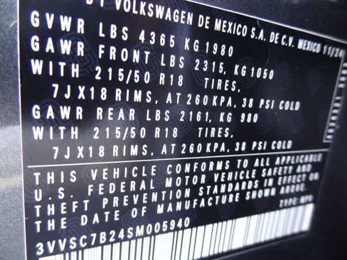 Used 2025 Volkswagen Taos SE FWD image 36