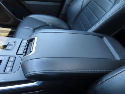 Used 2022 Toyota Highlander XLE image 31