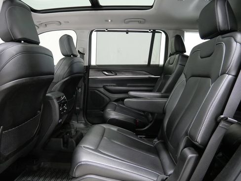 Used 2023 Jeep Grand Cherokee L Limited w/ Luxury Tech Group II AWD/4WD image 24