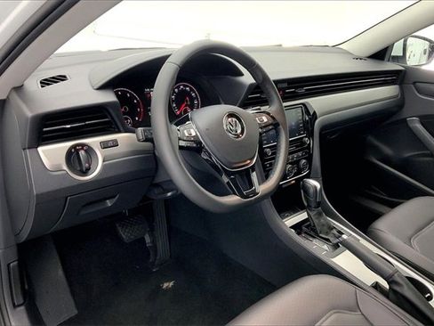 Used 2021 Volkswagen Passat 2.0T SE image 14