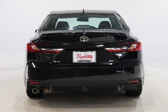 Used 2025 Toyota Camry SE FWD image 7