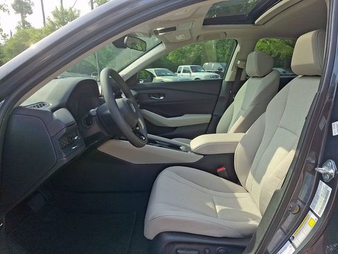 Used 2024 Honda Accord EX image 13