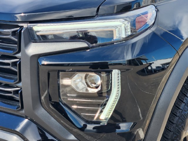 Used 2024 GMC Canyon Elevation RWD image 9