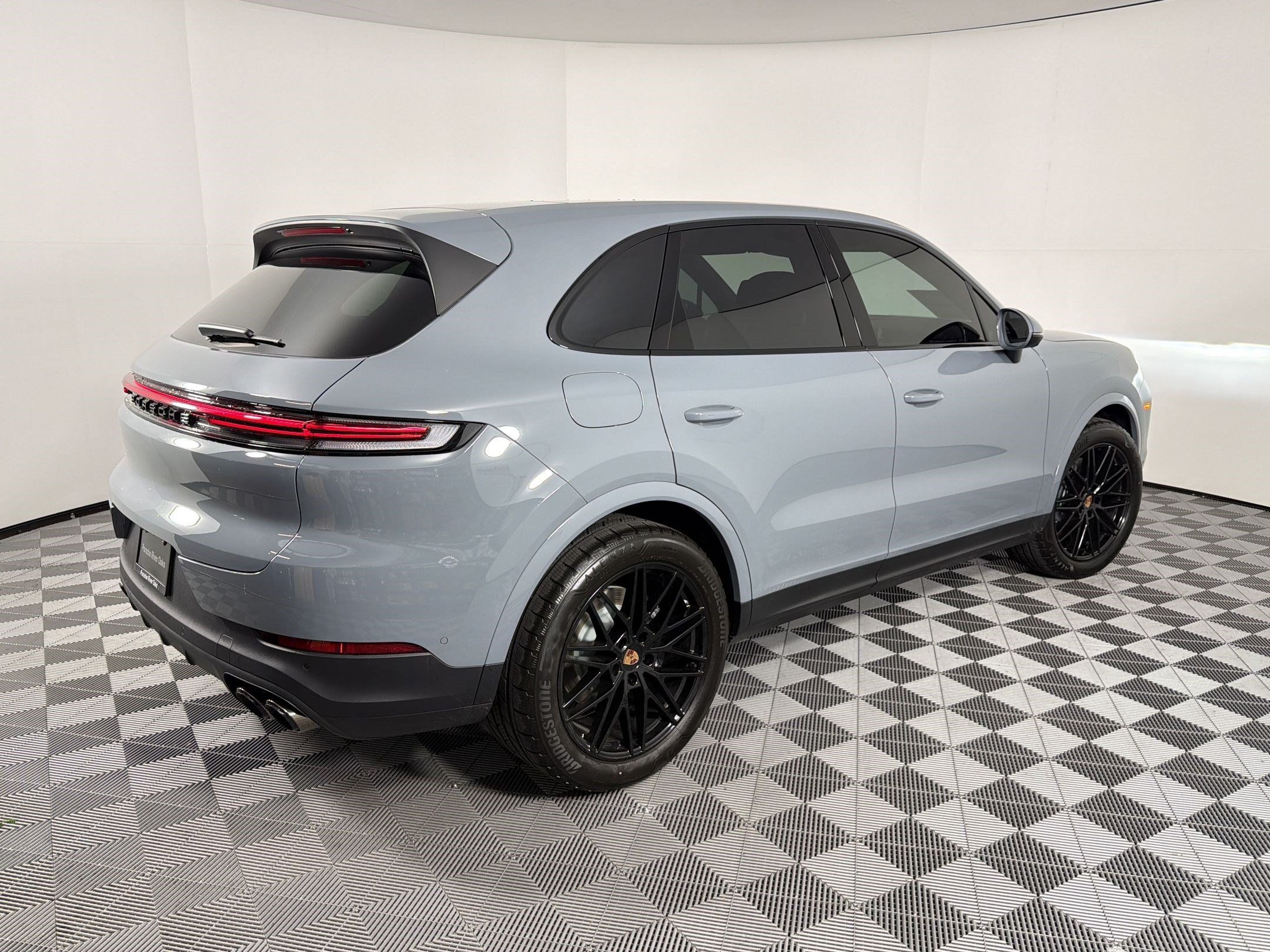 Certified 2026 Porsche Cayenne AWD/4WD image 9