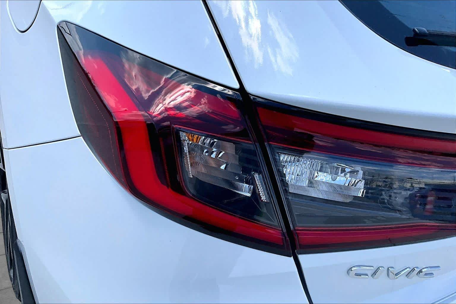 Used 2025 Honda Civic Sport image 27