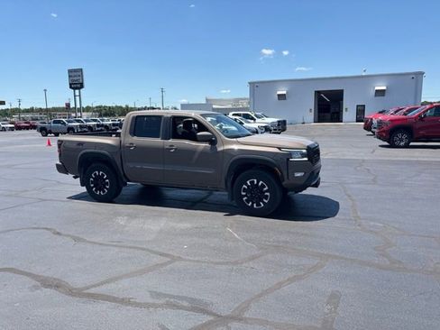 Used 2024 Nissan Frontier PRO-4X w/ Off-Road Protection Package AWD/4WD image 11