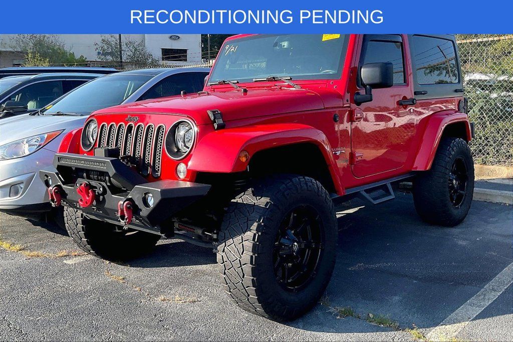 Used 2018 Jeep Wrangler Sahara AWD/4WD image 2
