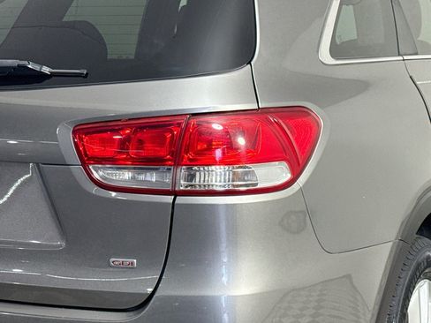 Used 2017 Kia Sorento FWD image 34