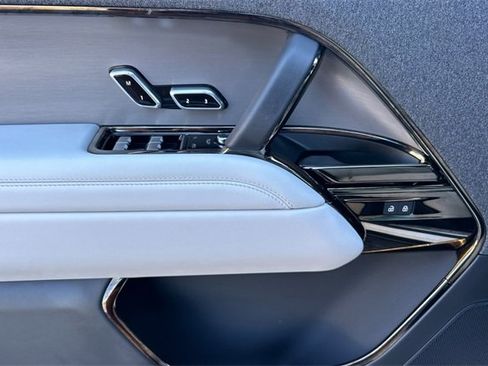 Certified 2025 Land Rover Range Rover Sport SE image 10