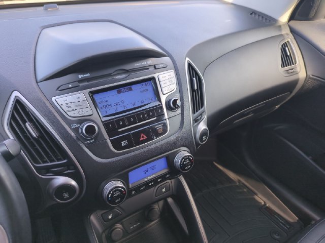 Used 2012 Hyundai Tucson Limited AWD/4WD image 10