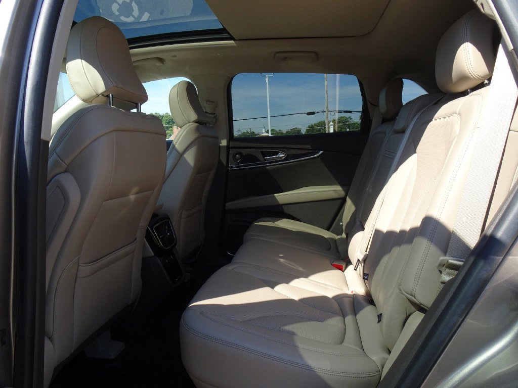 Used 2021 Lincoln Nautilus Reserve AWD/4WD image 16