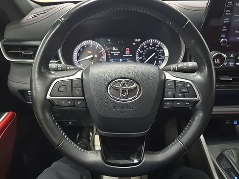 Used 2022 Toyota Highlander XSE AWD/4WD image 19