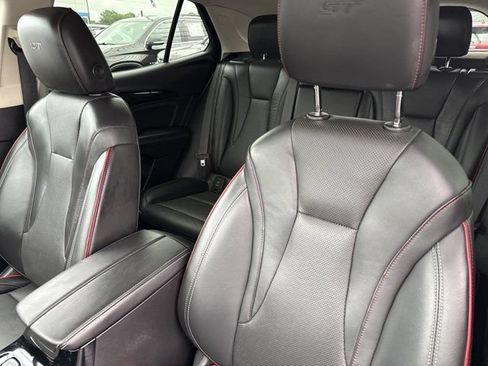 Used 2022 Buick Envision Essence w/ Technology Package II AWD/4WD image 13