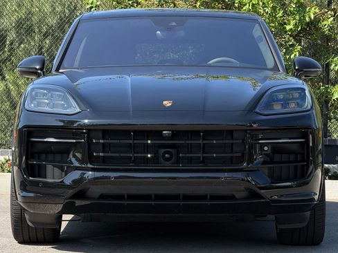 Certified 2025 Porsche Cayenne GTS image 10