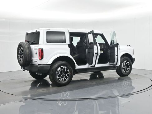 New 2025 Ford Bronco Outer Banks image 5