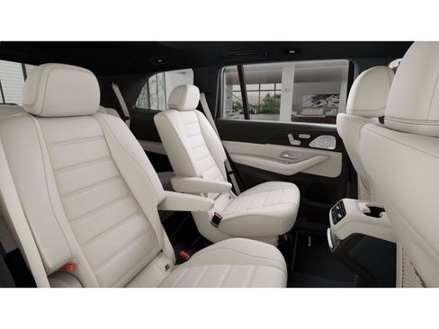 New 2025 Mercedes-Benz GLS 580 4MATIC image 4