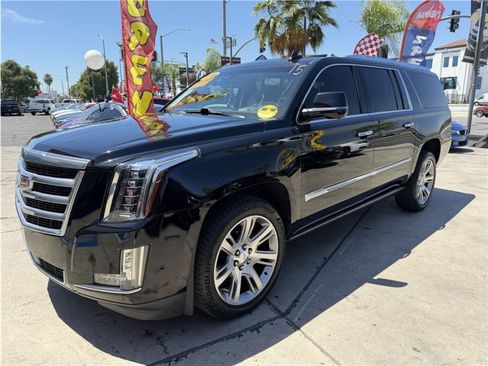 Used 2019 Cadillac Escalade ESV Premium Luxury AWD/4WD image 3