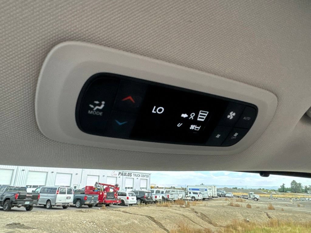 Used 2023 Chrysler Pacifica Touring-L FWD image 33
