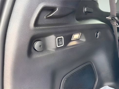 New 2025 Jeep Grand Cherokee L Limited w/ Luxury Tech Group II image 33