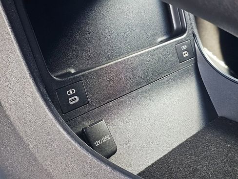 Certified 2023 Subaru Solterra Premium image 28