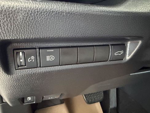 Used 2021 Toyota RAV4 XLE w/ Convenience Package AWD/4WD image 32