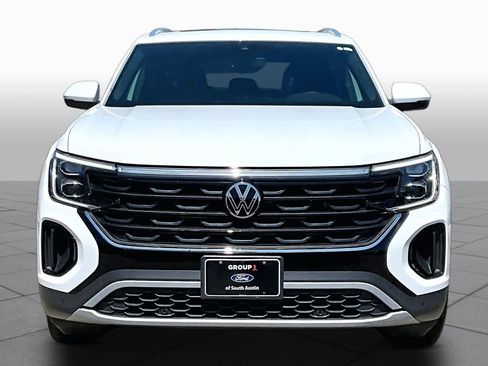 Used 2025 Volkswagen Atlas Cross Sport SE FWD image 4