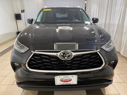 Used 2023 Toyota Highlander Limited image 8