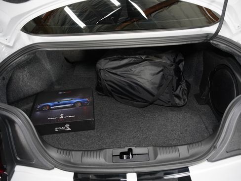 Used 2020 Ford Mustang Shelby GT500 w/ Carbon Fiber Track Pack image 50